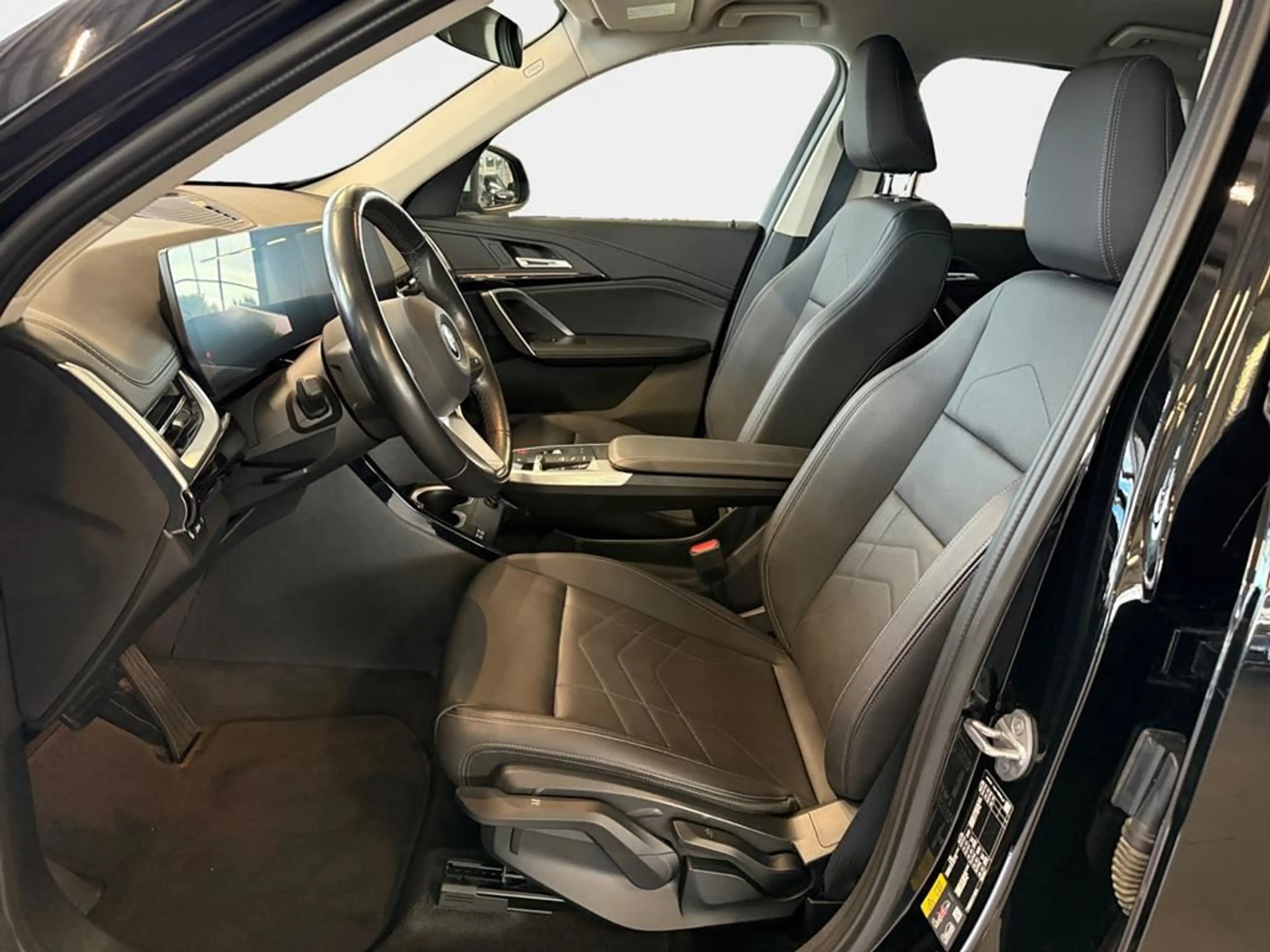 BMW X1 xLine — photo 11