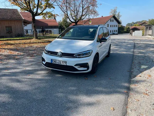 Volkswagen Touran Highline R Line 1.8TSI Kindersitz