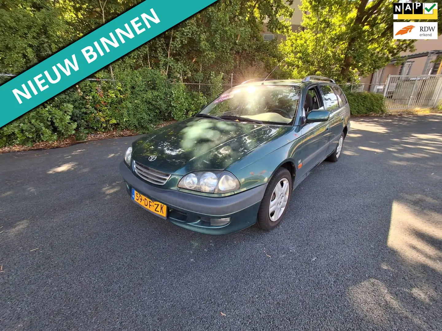 Toyota Avensis Wagon 2.0 Sol LEUKE AUTO MET FIJNE AUTOMAAT Groen - 1