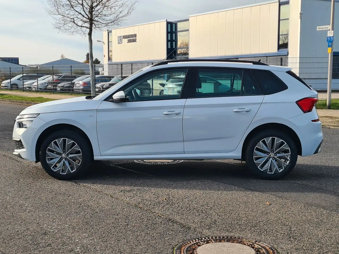 Skoda Kamiq Tour*Navi*PDC*SHZ*CarPlay*VC* Weiß - 2