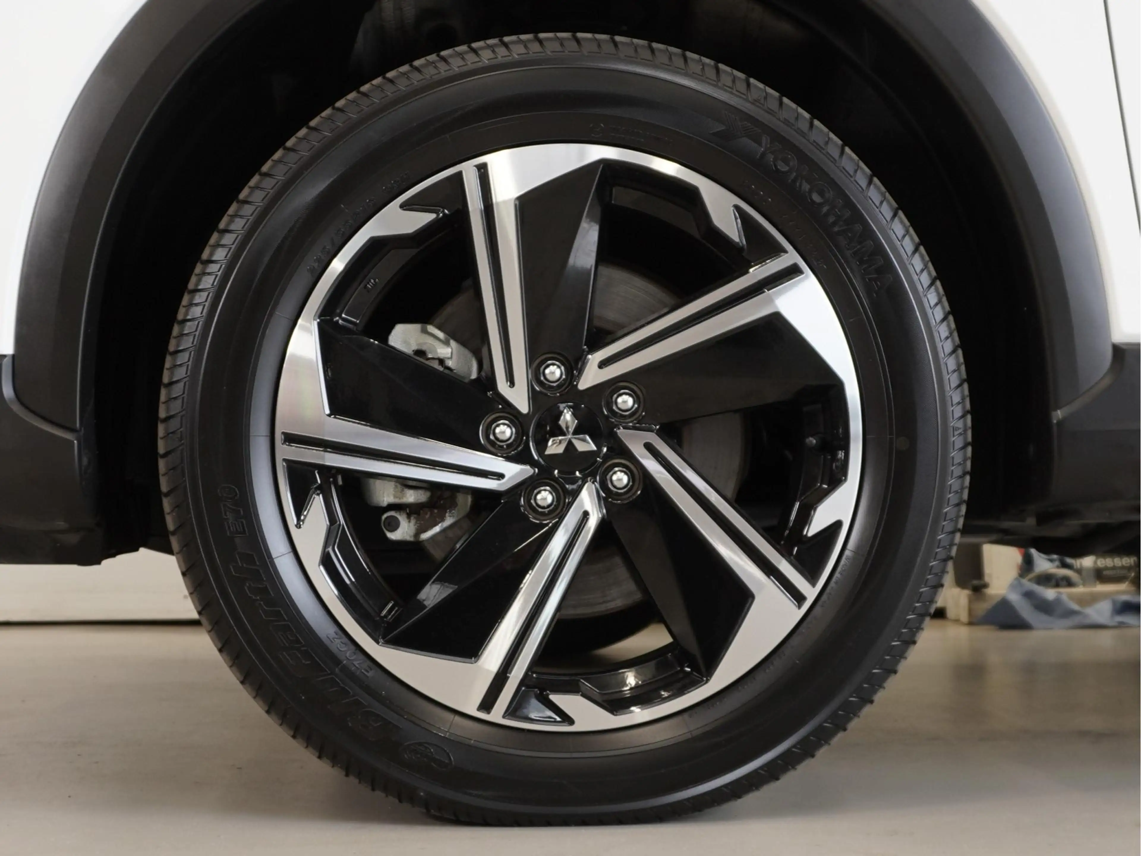 Mitsubishi Eclipse Cross 2.4 PHEV Intense+ | Navigatie | Apple Carplay / An — photo 11