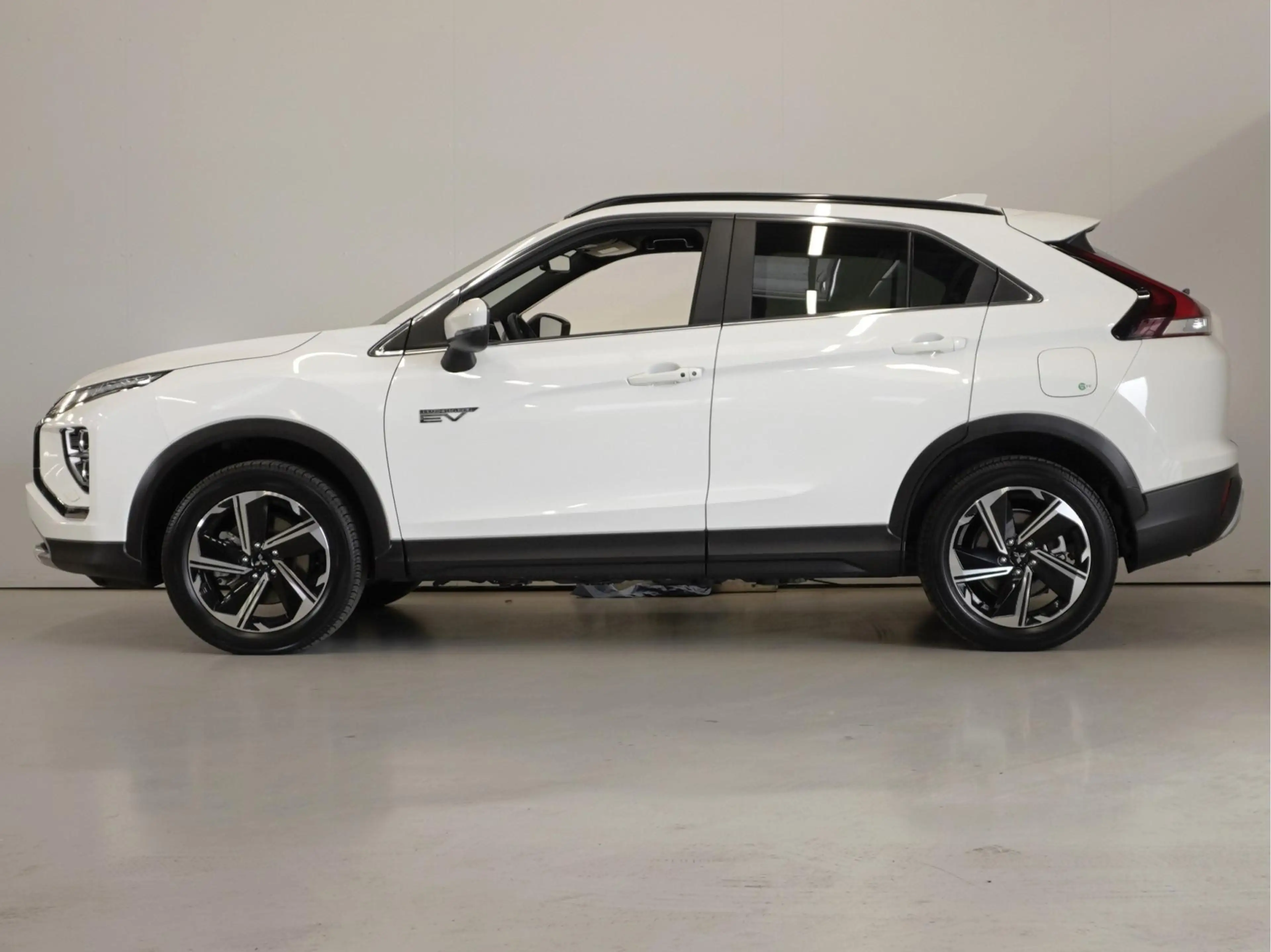 Mitsubishi Eclipse Cross 2.4 PHEV Intense+ | Navigatie | Apple Carplay / An — photo 3