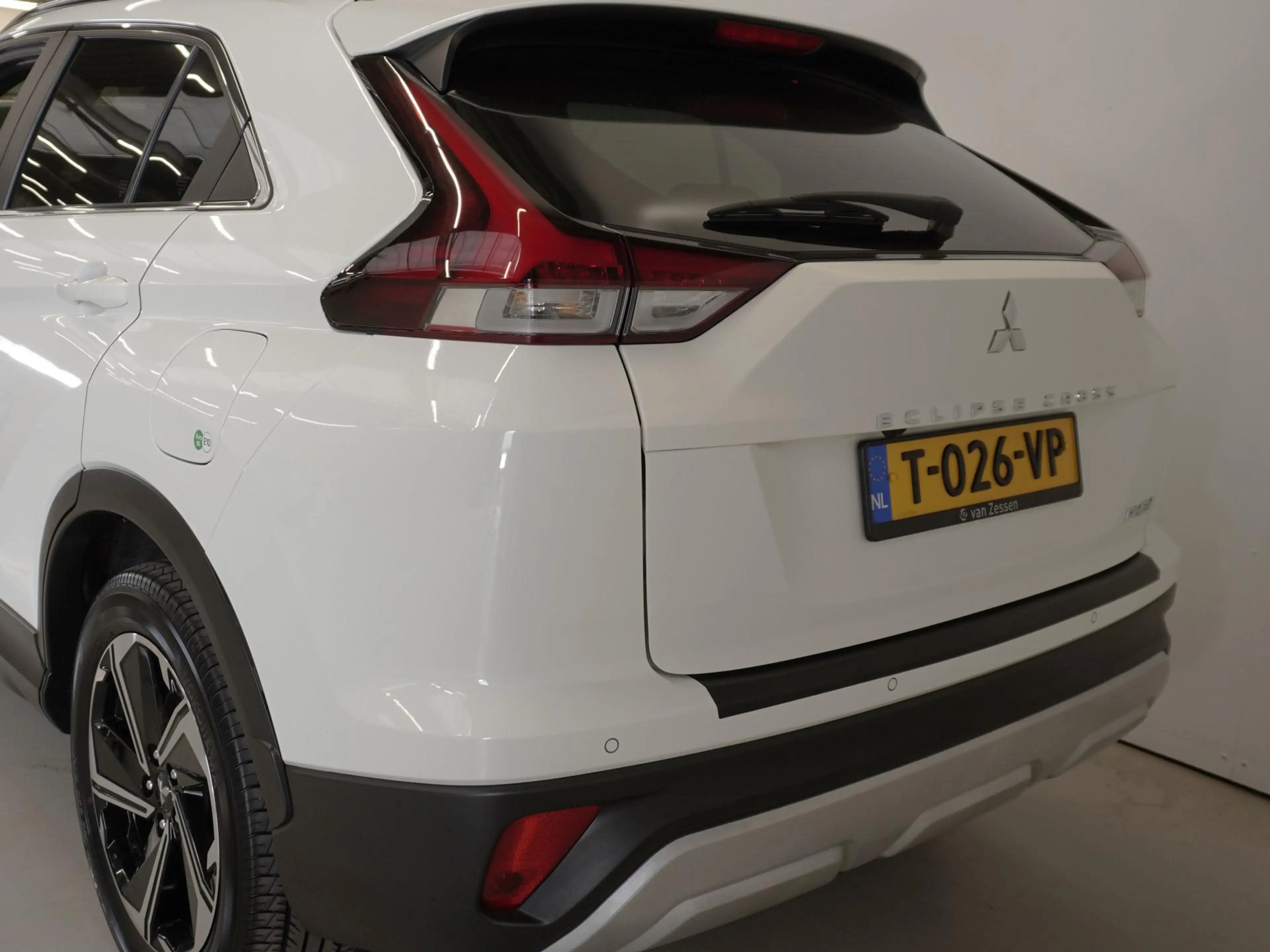 Mitsubishi Eclipse Cross 2.4 PHEV Intense+ | Navigatie | Apple Carplay / An — photo 4