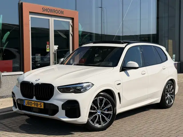 BMW X5 view 3