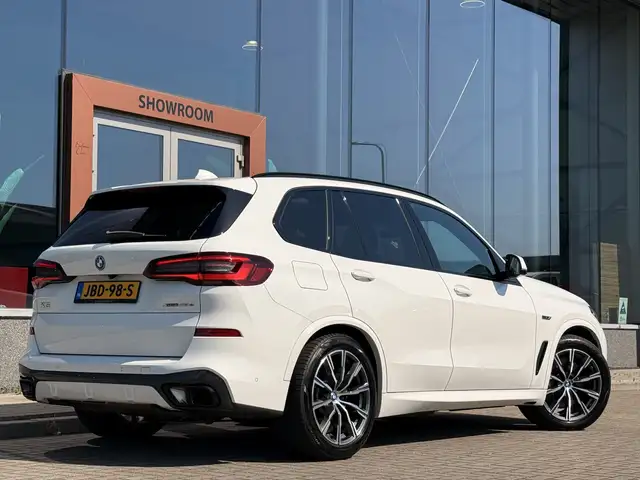 BMW X5 view 9