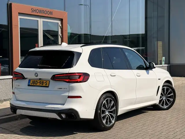 BMW X5 view 10