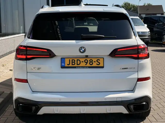 BMW X5 view 11