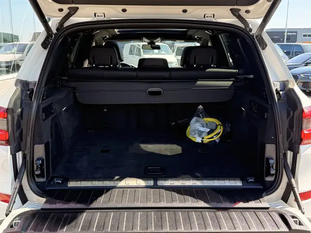 BMW X5 view 12
