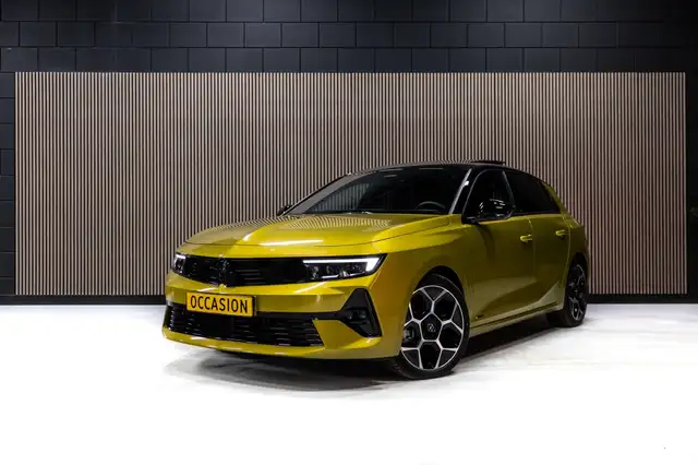 Opel Astra 1.6 Hybrid Ultimate | Pano | Leder | Winter Pakket