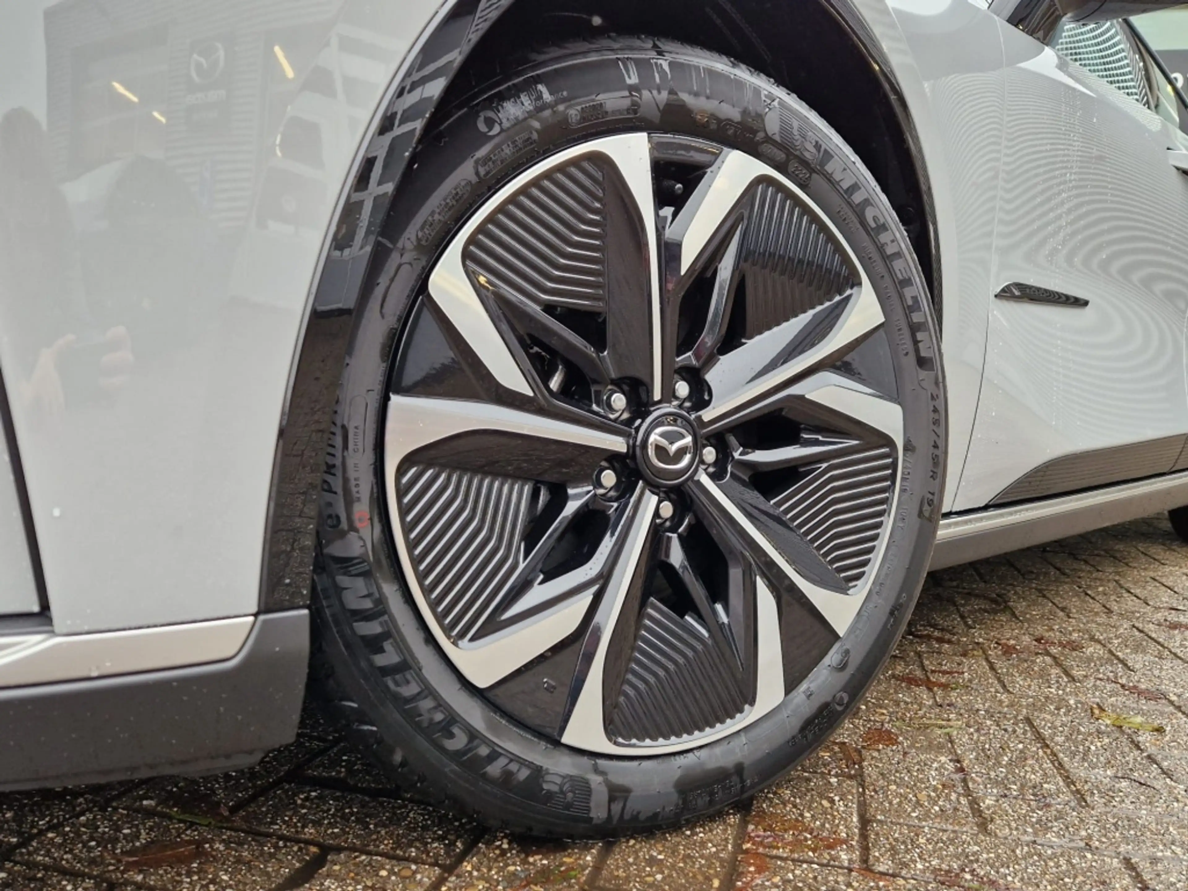 Mazda 6e Takumi 258pk / 68.8 kWh / Snelladen / Warm beige i — photo 8