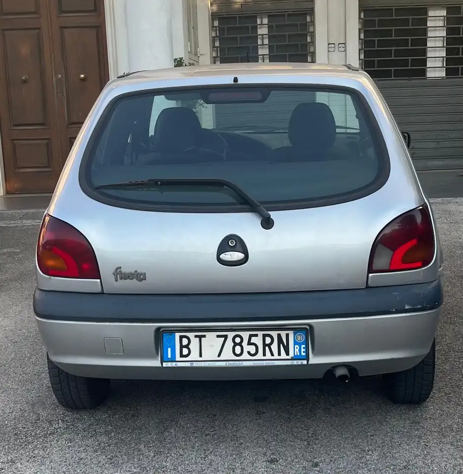 Ford Fiesta 5p 1.8 tddi Ambiente, foto 3