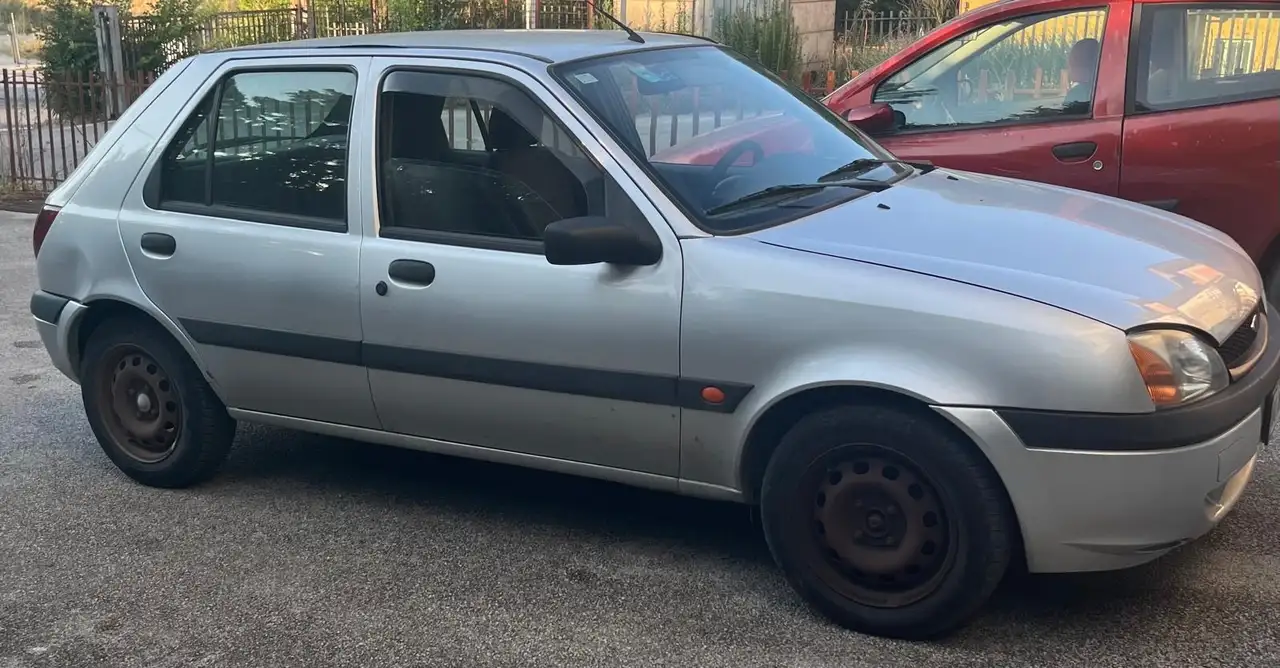 Ford Fiesta 5p 1.8 tddi Ambiente, foto 2