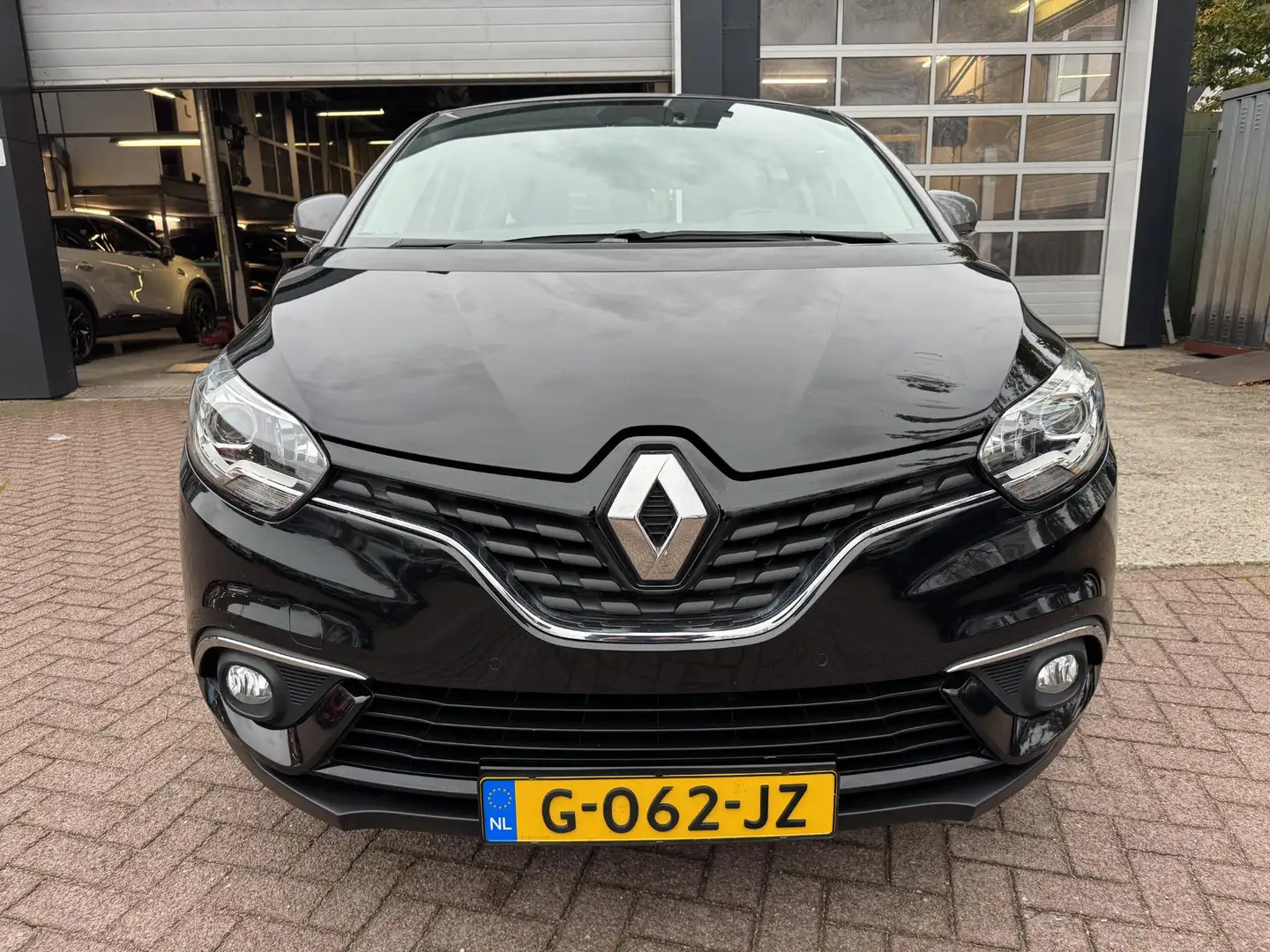 Renault Grand Scenic 1.3 TCe 140pk EDC Intens 7P+Trekhaak!! Zwart - 2