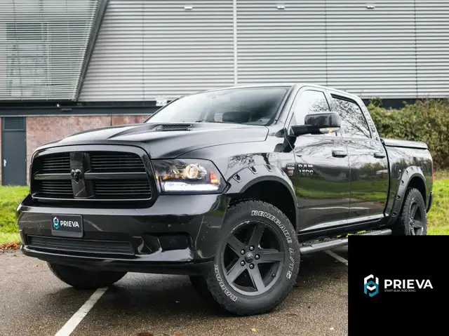 Dodge RAM 1500 4X4 5.7 HEMI V8 Crew Cab *grijs-ken/300L/pano