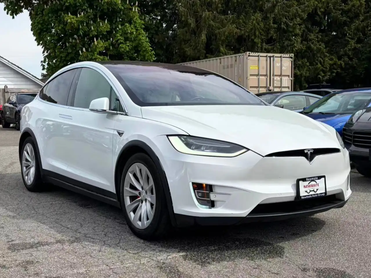 Tesla Model X снимка Tesla Model X