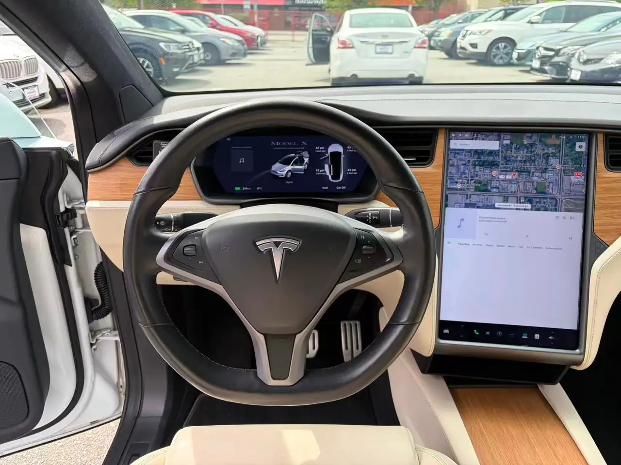 Tesla Model X снимка Tesla Model X