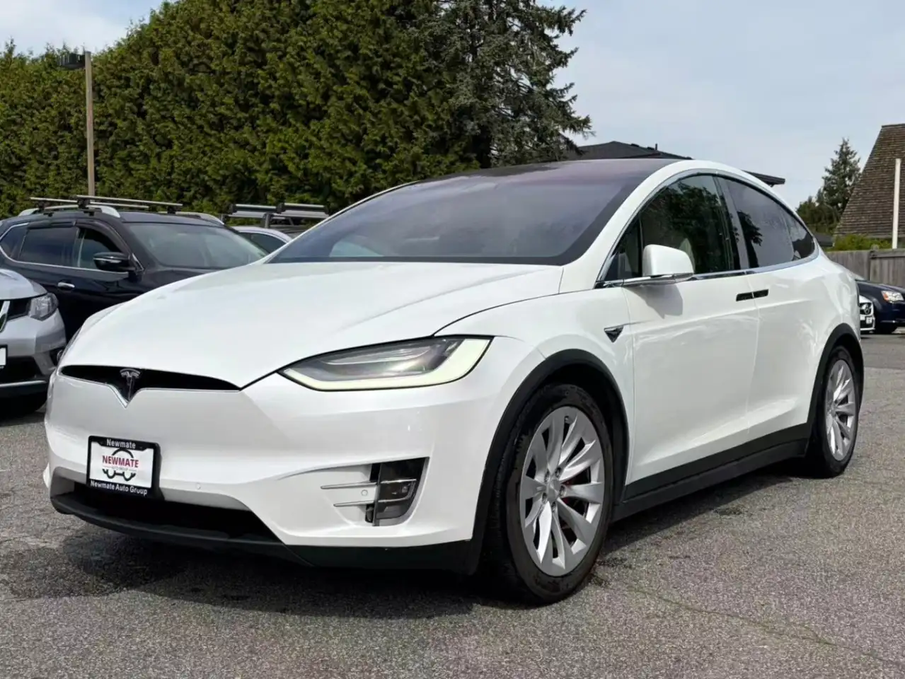 Tesla Model X снимка Tesla Model X