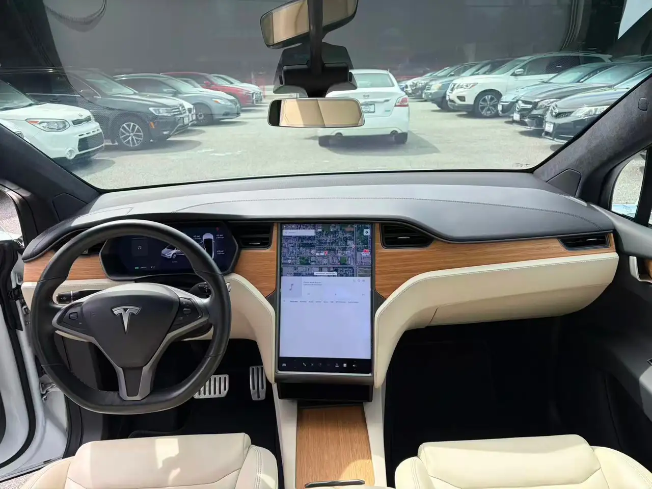 Tesla Model X снимка Tesla Model X
