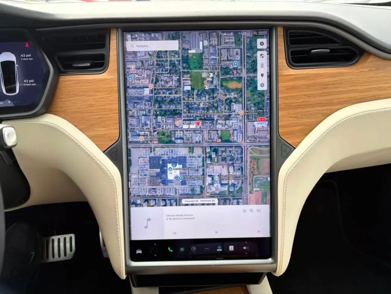 Tesla Model X снимка Tesla Model X