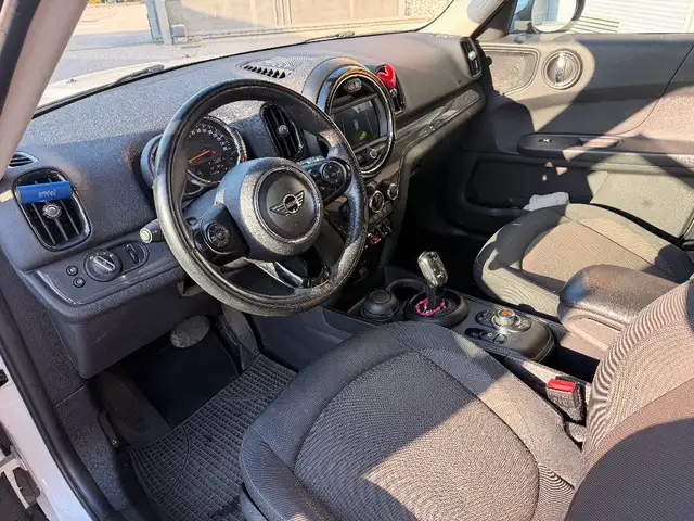 Mini Countryman view 8