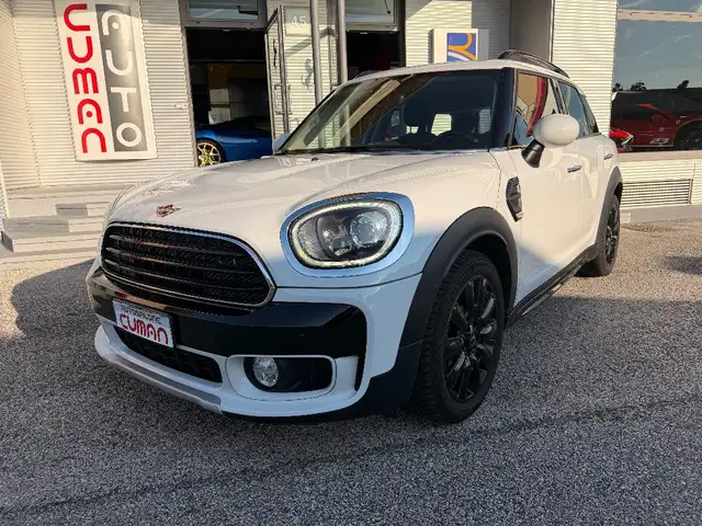 Mini Countryman view 2