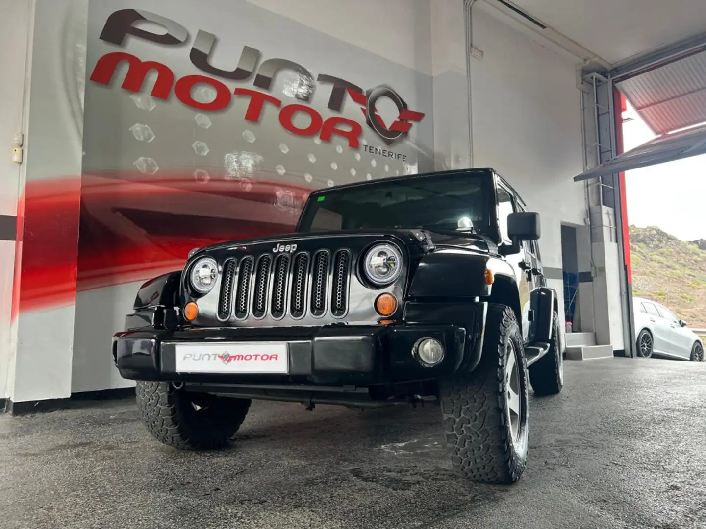 Jeep Wrangler Unlimited 2.8CRD Sport Černá - 1