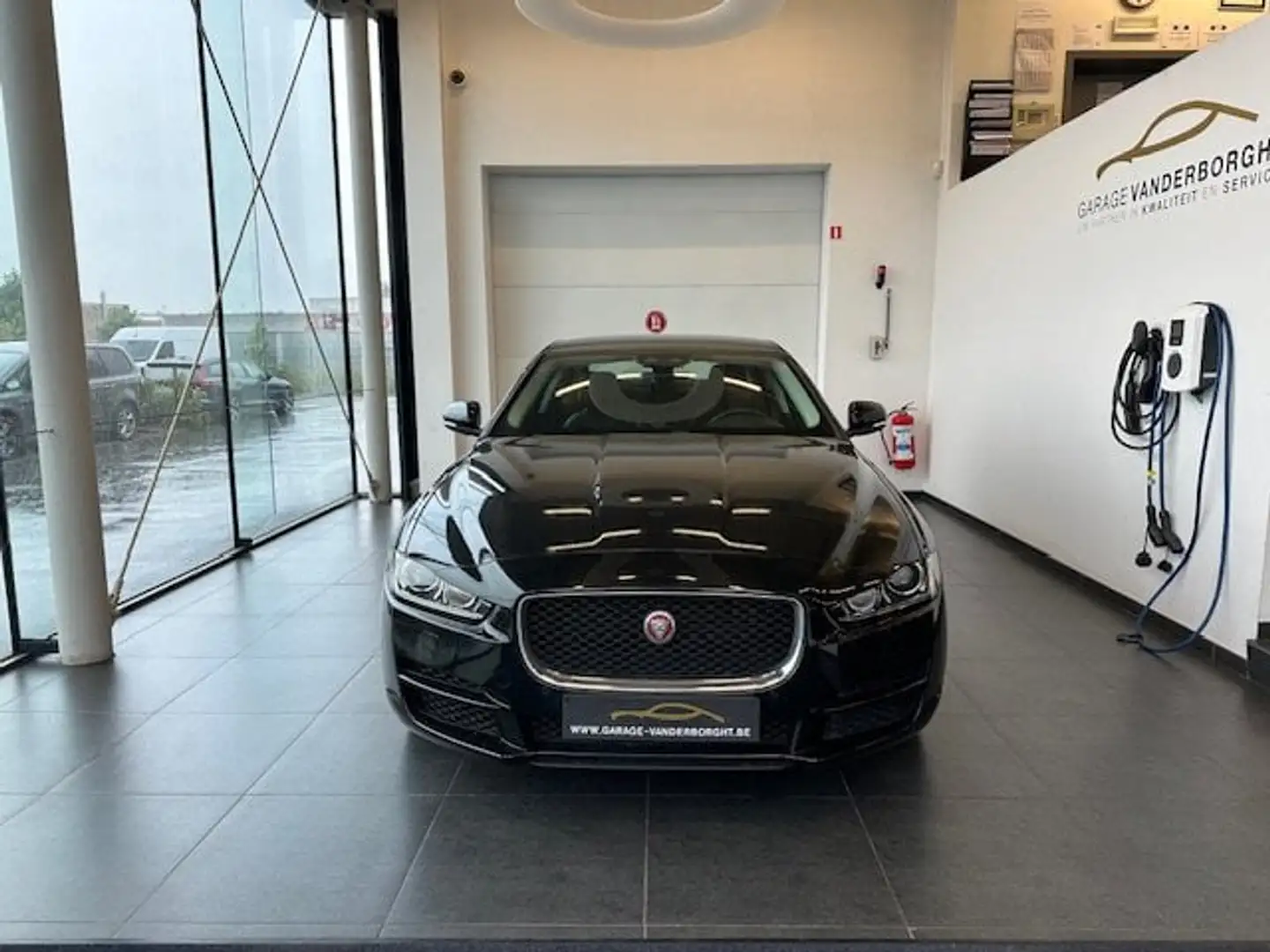 Jaguar XE PRESTIGE P200 BENZINE AUTOMAAT Noir - 2