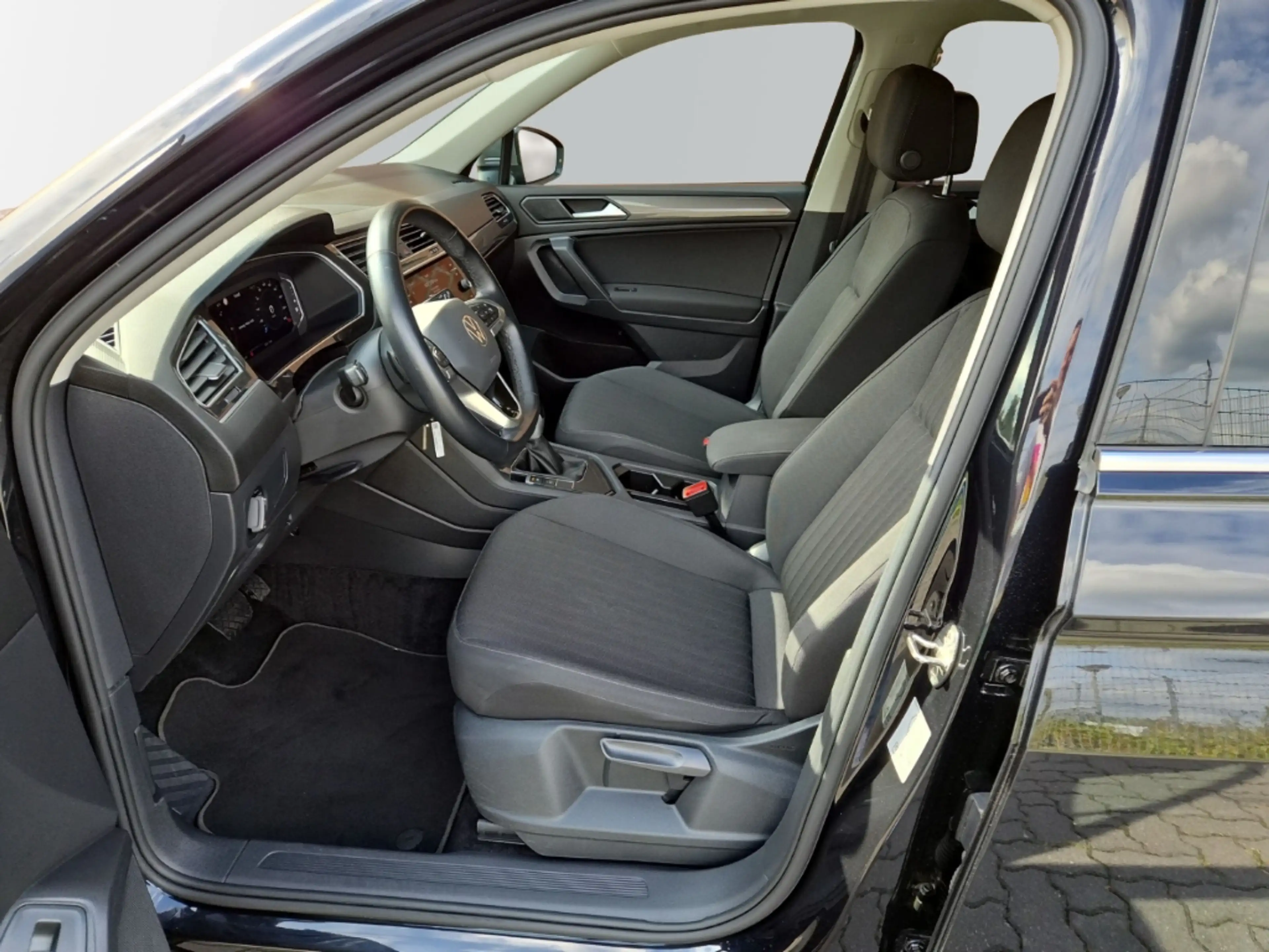 Volkswagen Tiguan Allspace Life 2,0 TDI DSG 7-Sitzer AHK CAM — photo 3