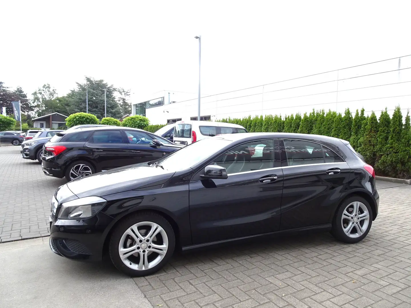 Mercedes-Benz A 180 CDi Urban NAVI,CAMERA,SPORTZETELS,BLUETH,ALU 17" Zwart - 2