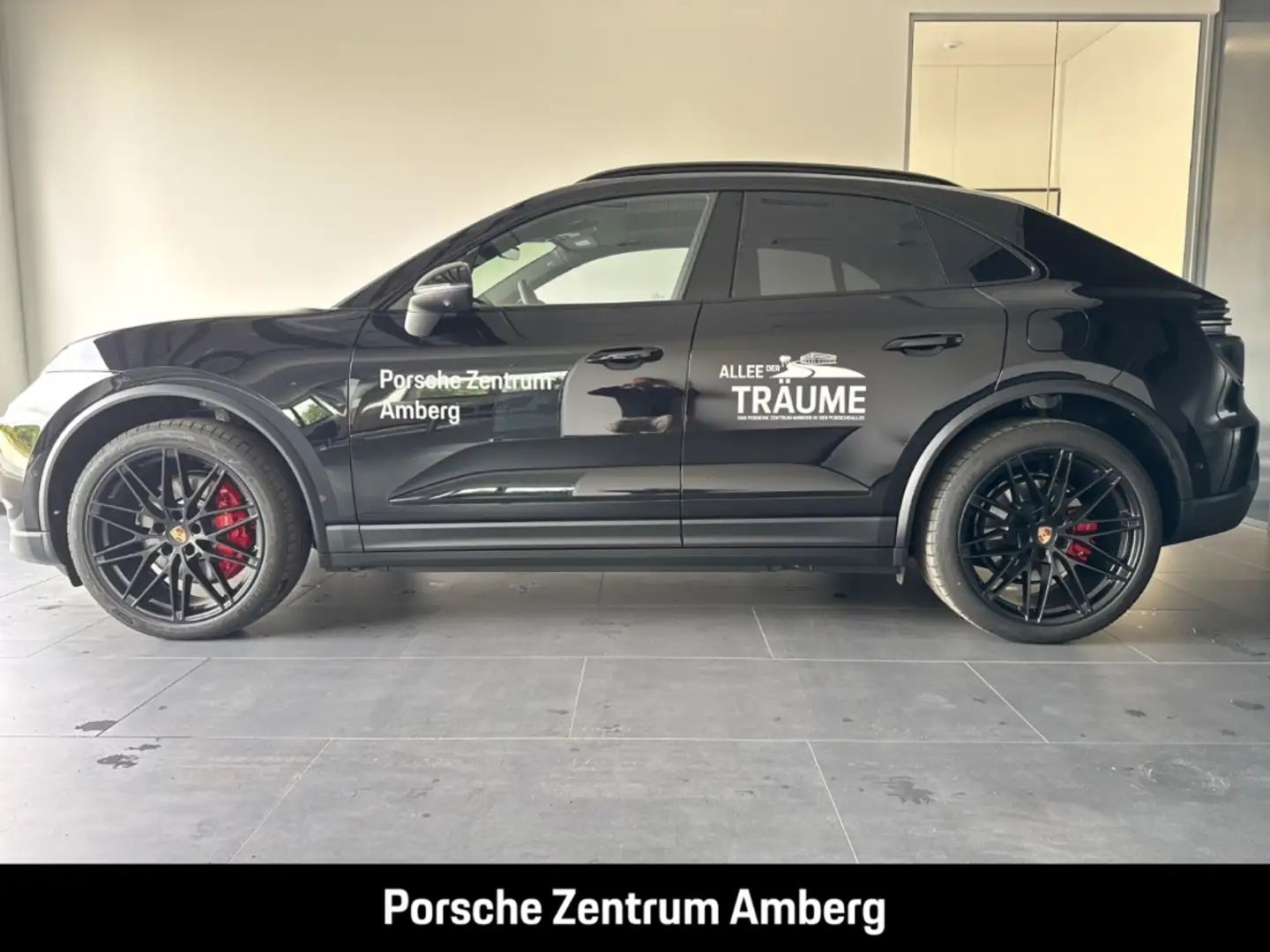 Porsche Macan 4S Luftfeder InnoDrive Matrix-LED Panoramadach Schwarz - 2