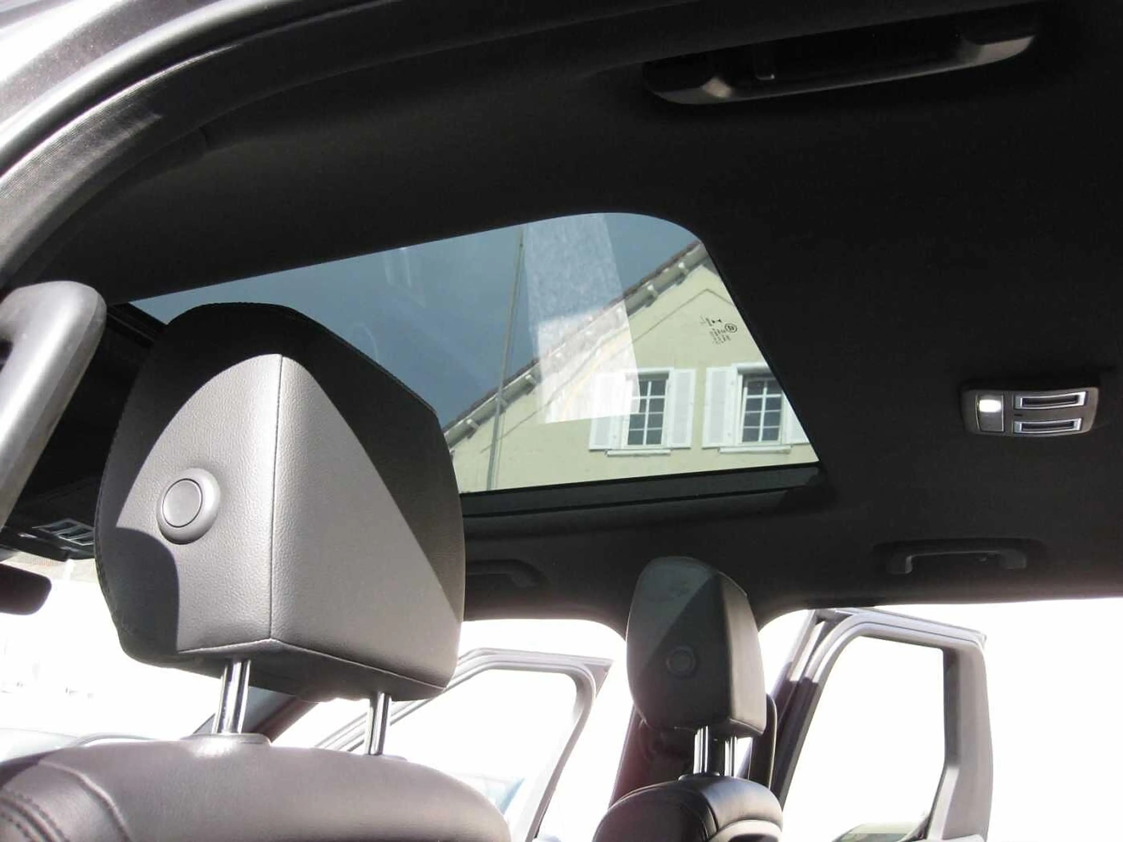 Land Rover Discovery Diesel 3.0 Sd6 HSE 7SitzeTop Ausst. — photo 11