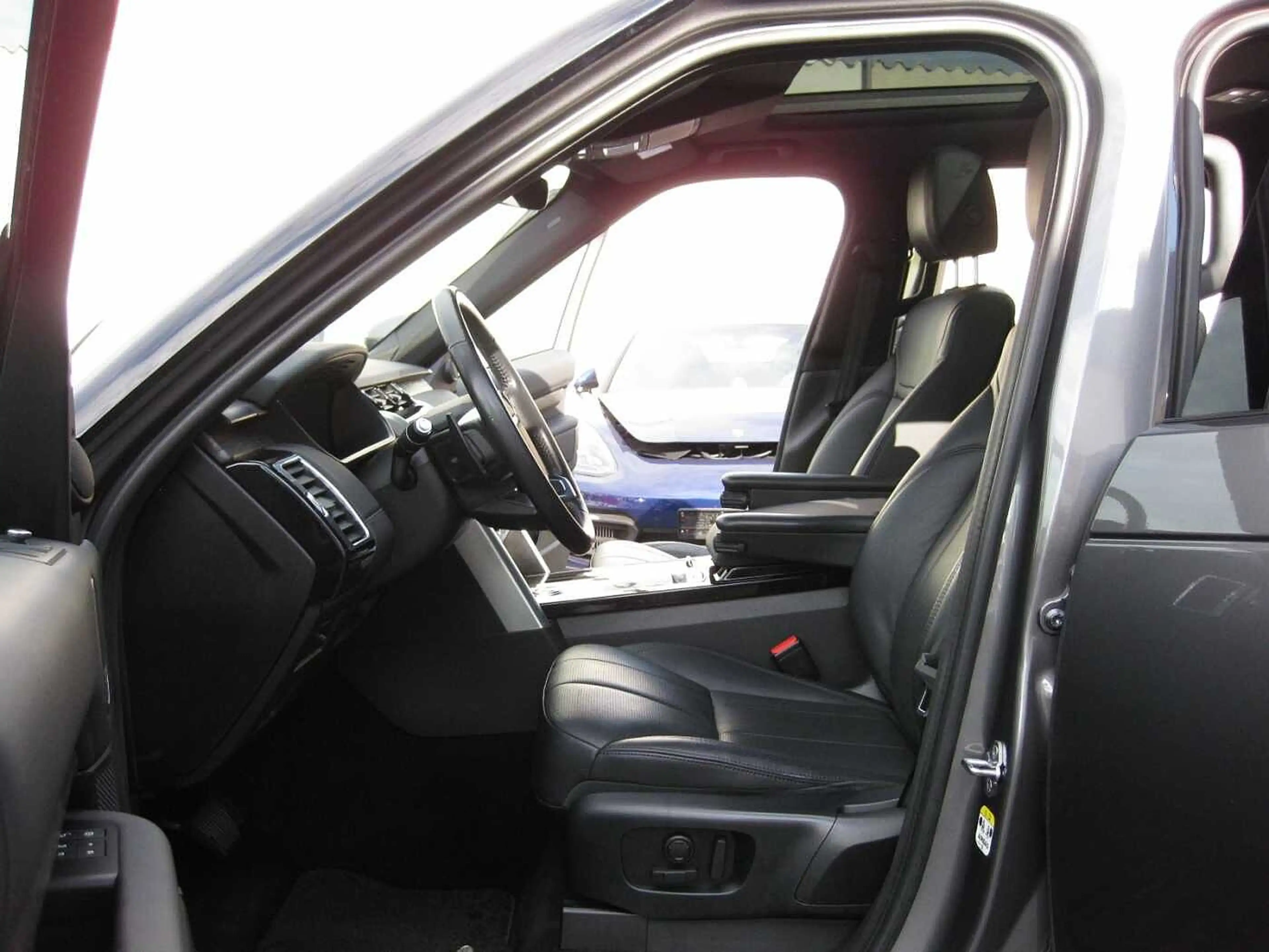 Land Rover Discovery Diesel 3.0 Sd6 HSE 7SitzeTop Ausst. — photo 3