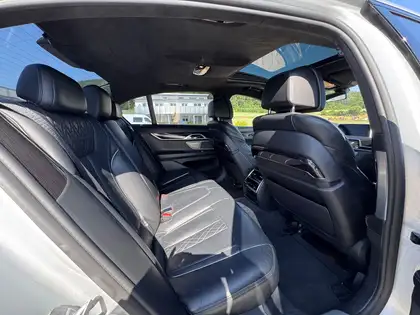 Annonce voiture d'occasion BMW 740 - CARADIZE
