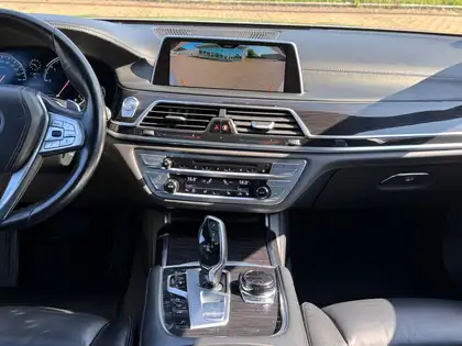Annonce voiture d'occasion BMW 740 - CARADIZE