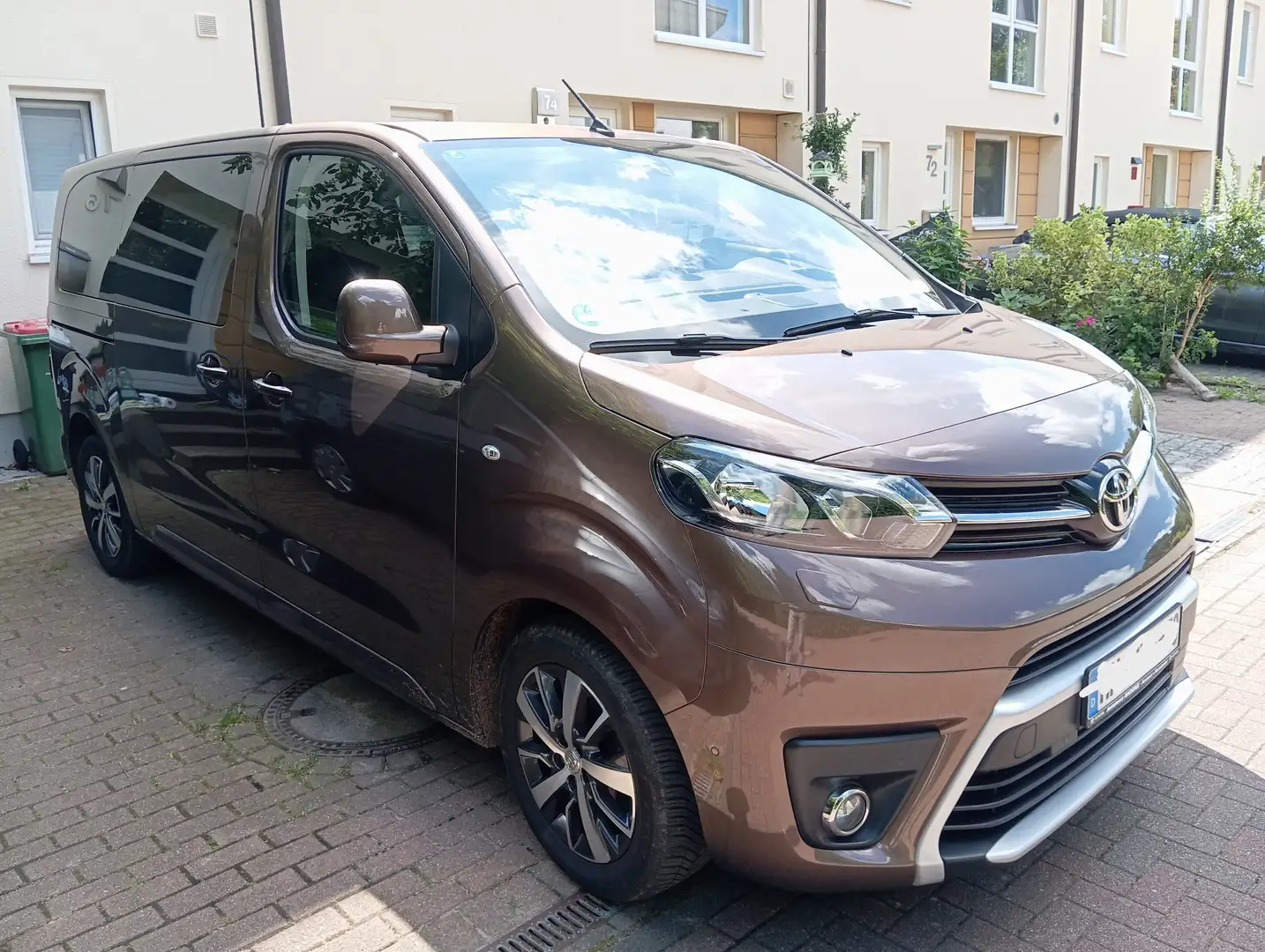 Toyota Proace Proace 2,0-l-D-4D L1 (8-Si.) Autm. Verso Team Deut Maro - 1