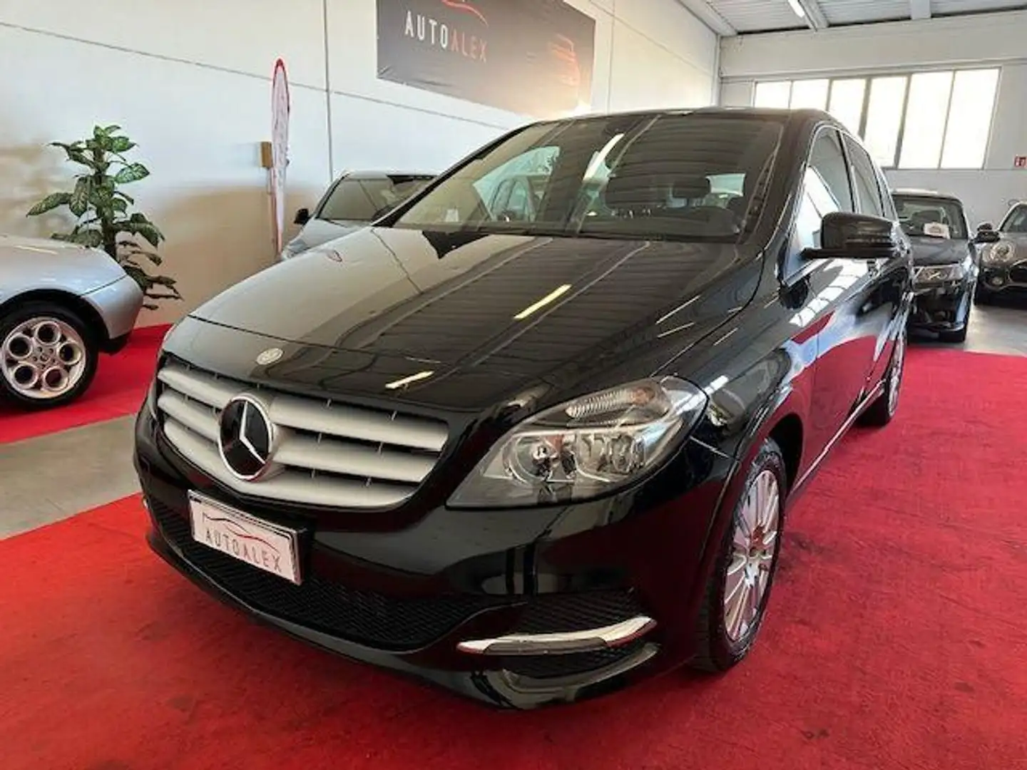 Mercedes-Benz B 200 B 200 c (ngd) Executive Schwarz - 1