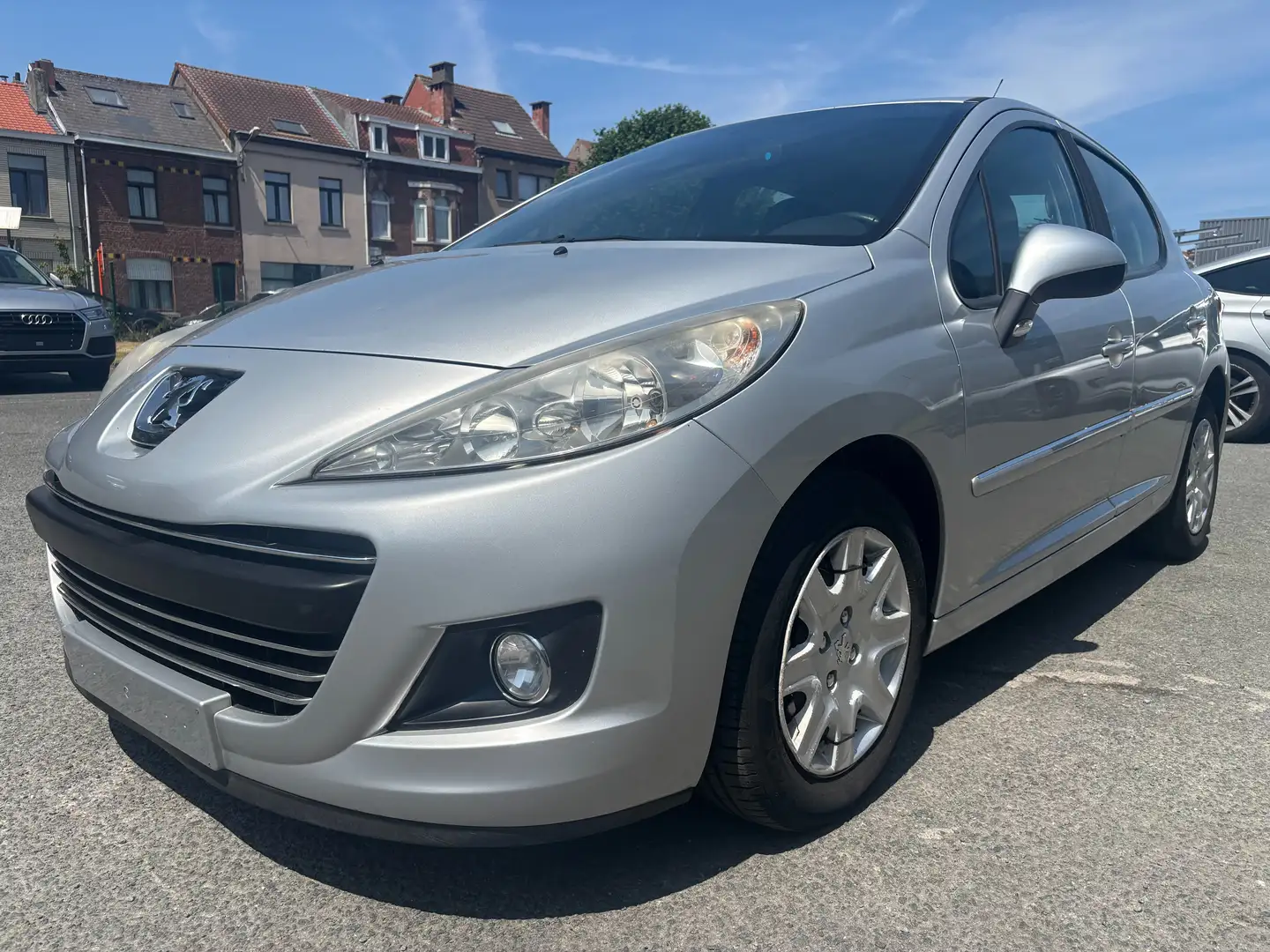 Peugeot 207 1.4i Active * vente marchand ou export Gris - 1