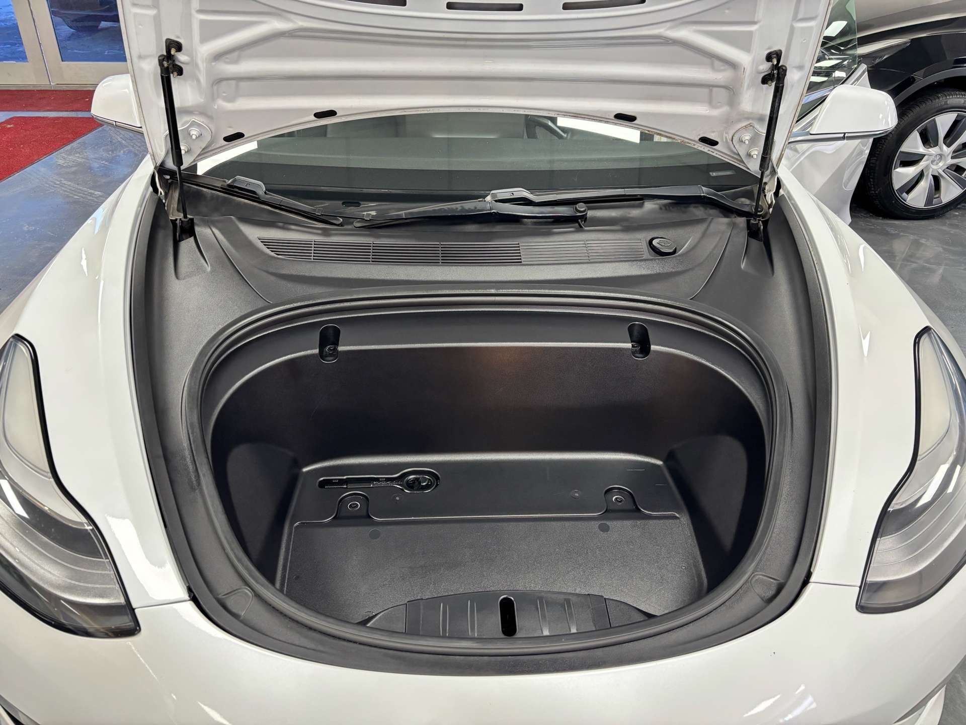 2020 Tesla Model 3 Standard Range Plus RWD thumb 18