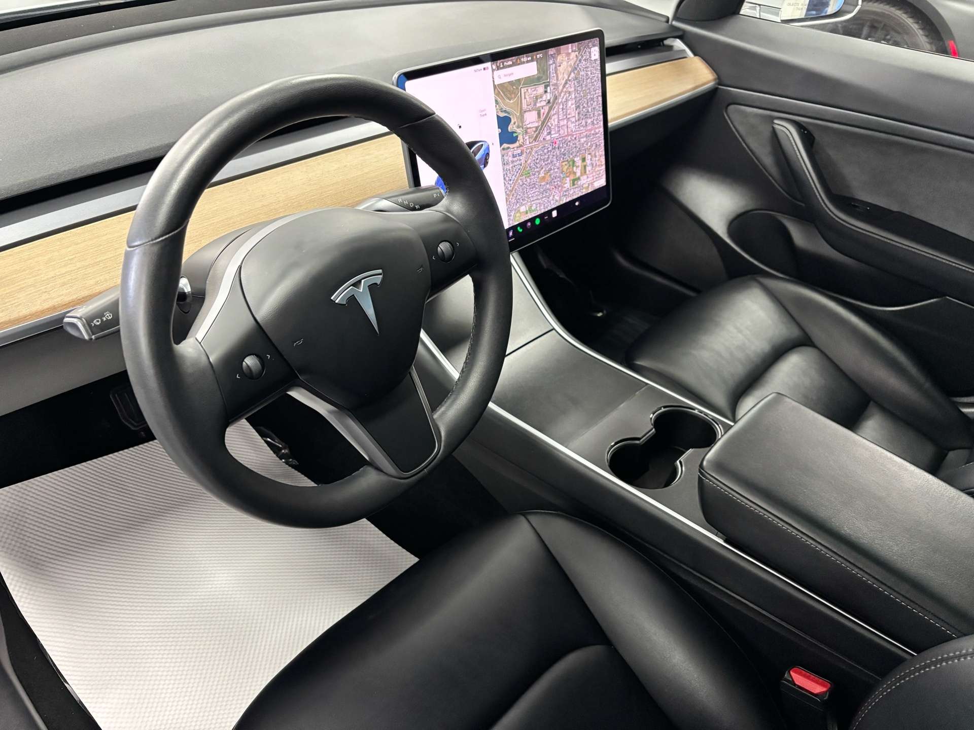 2020 Tesla Model 3 Standard Range Plus RWD thumb 10