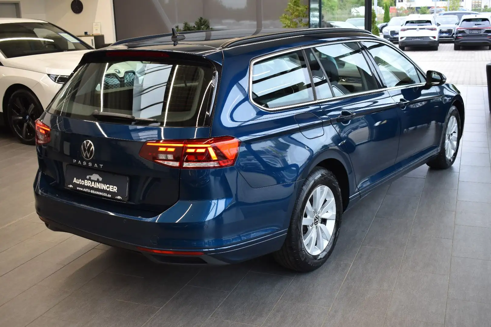 Volkswagen Passat Variant 2.0TDI DSG Business LED~ACC~DAB Blau - 2