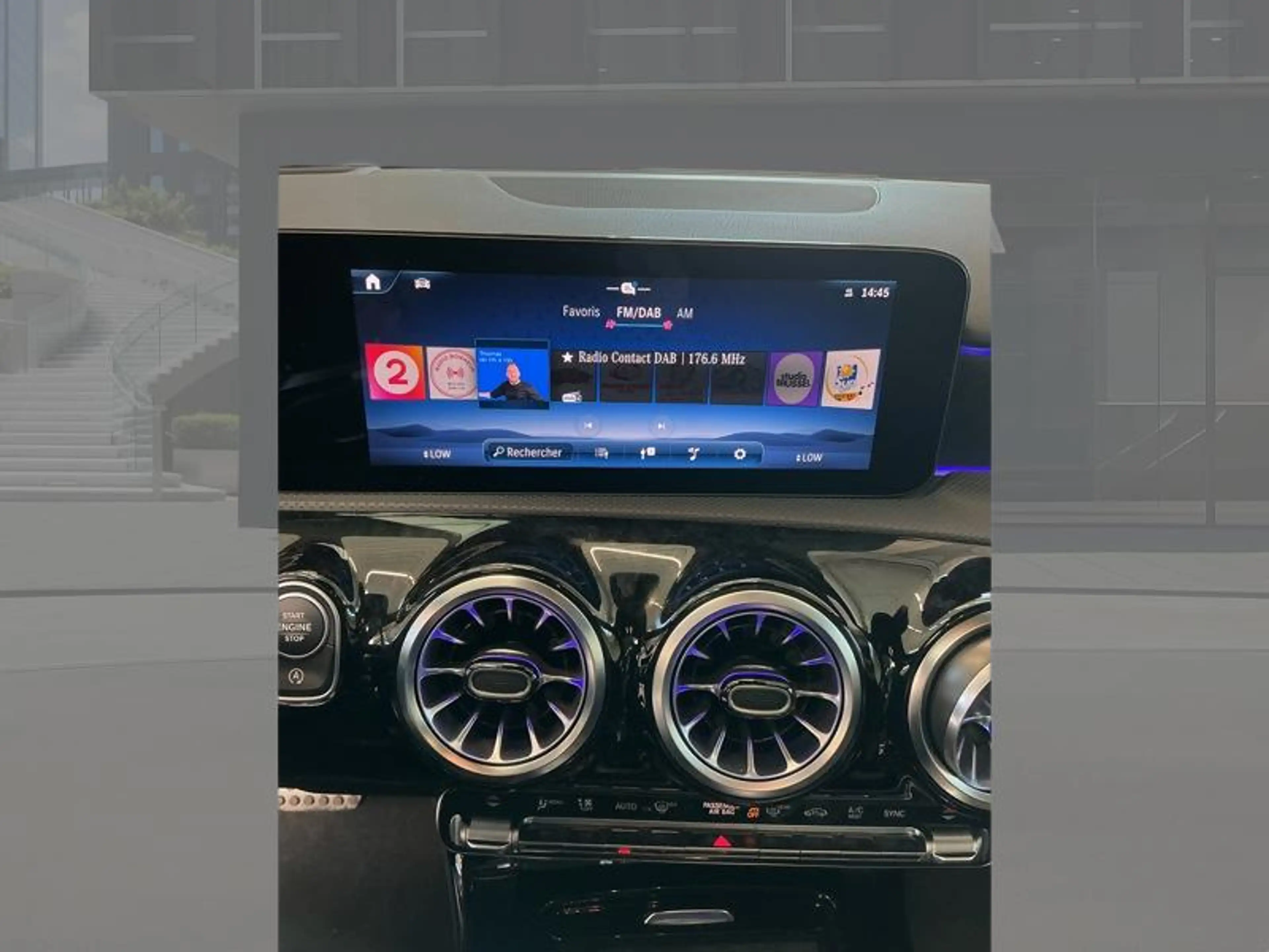 Mercedes-Benz A 180 d AMG Line — photo 13