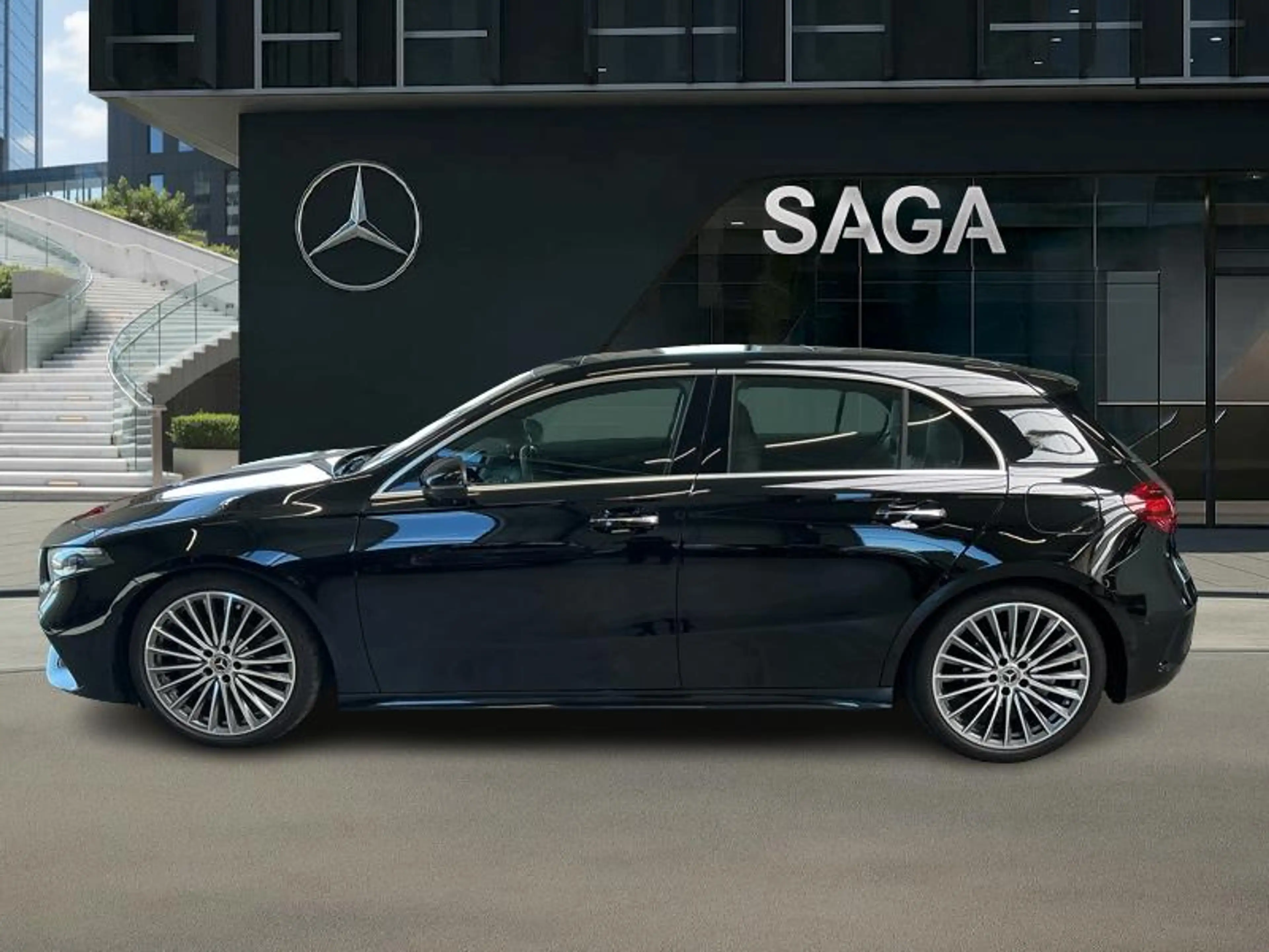 Mercedes-Benz A 180 d AMG Line — photo 2
