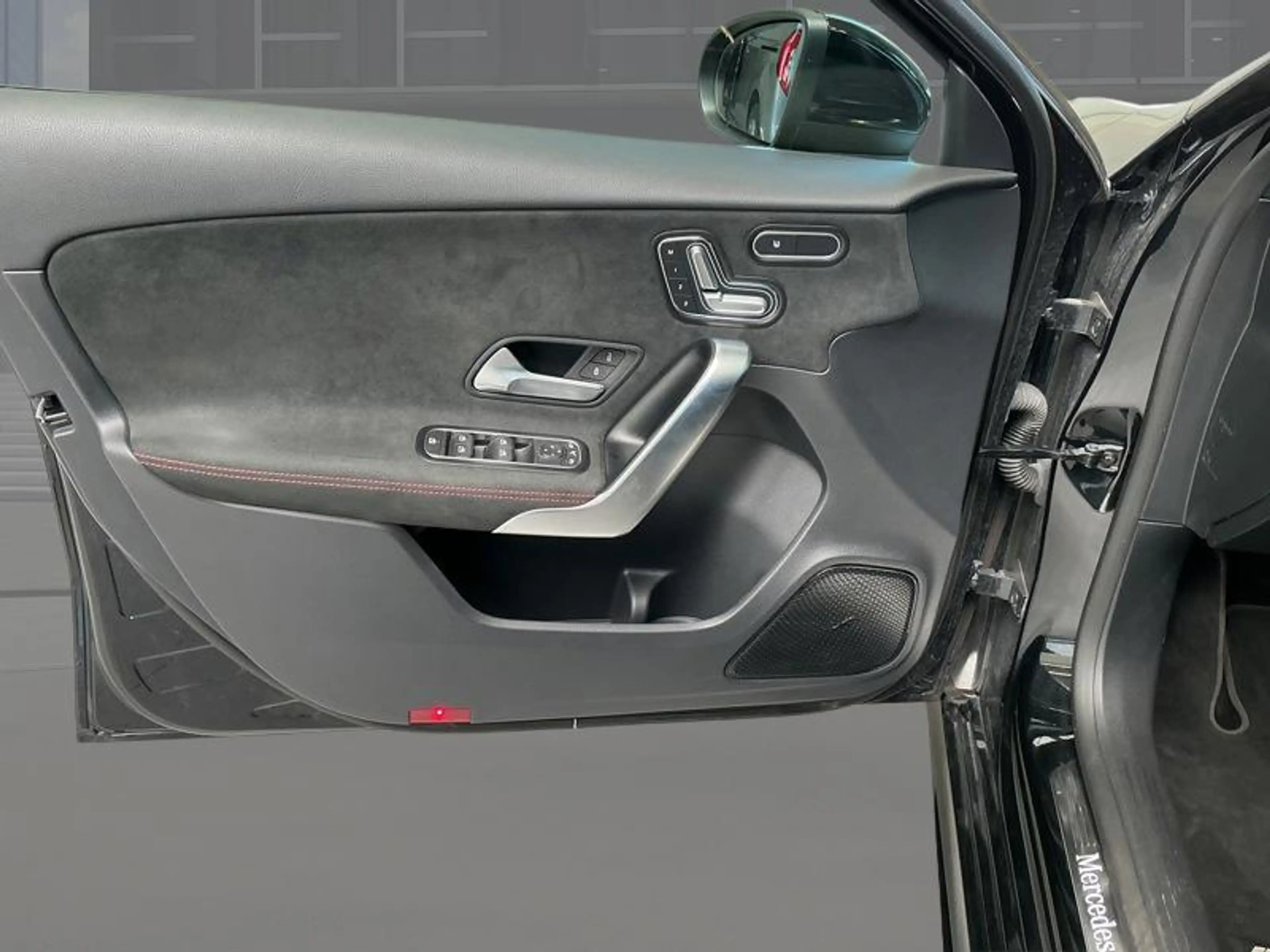 Mercedes-Benz A 180 d AMG Line — photo 8