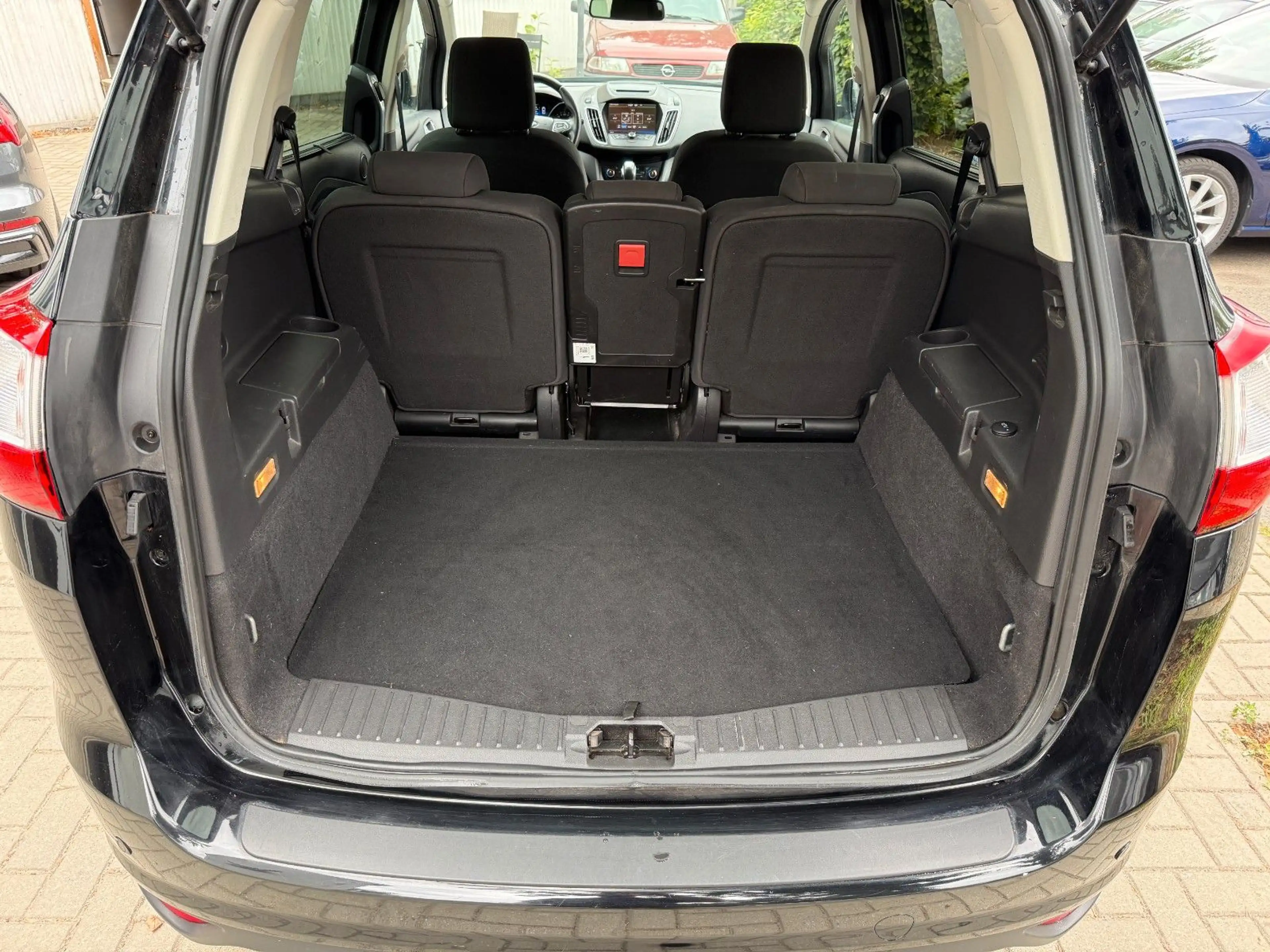 Ford Grand C-Max 2.0 TDCI Automatik Business Edition — photo 27