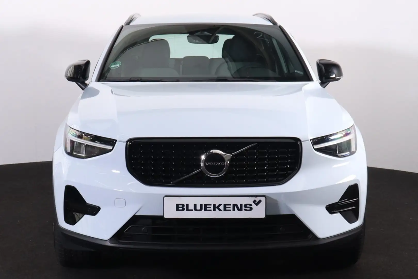 Volvo XC40 B4 Plus Dark - IntelliSafe Assist & Surround - Har Blauw - 2