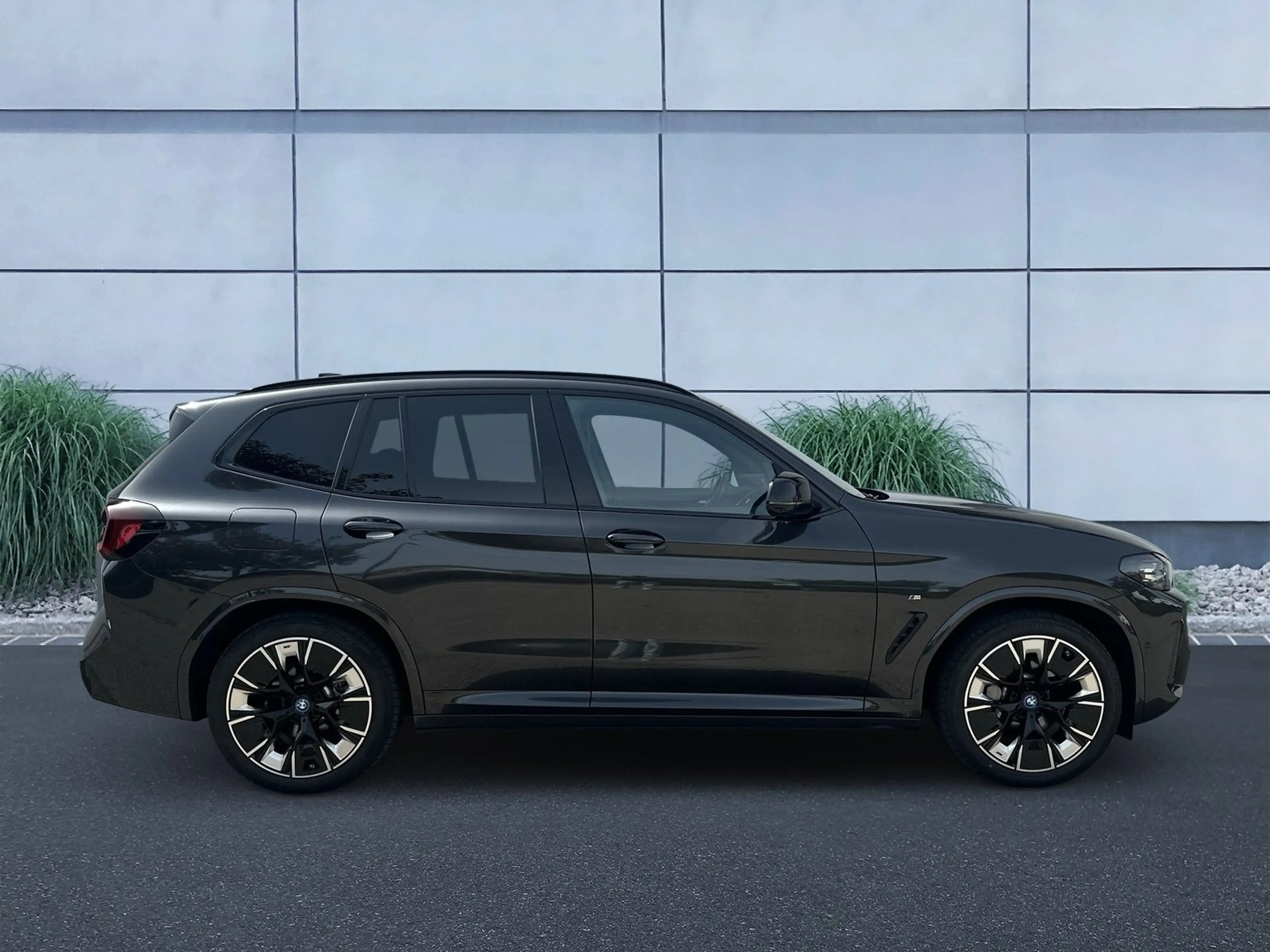 BMW iX3 M Sport — photo 2
