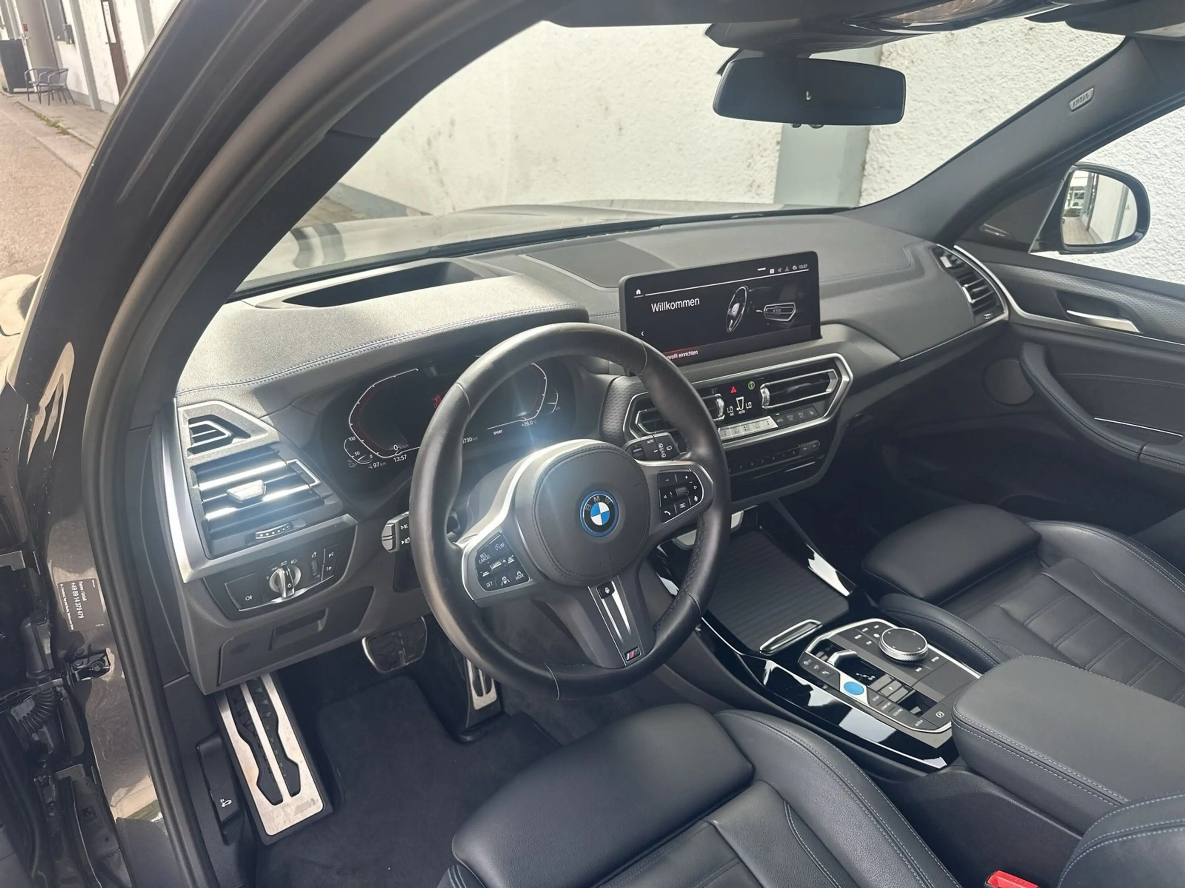 BMW iX3 M Sport — photo 8