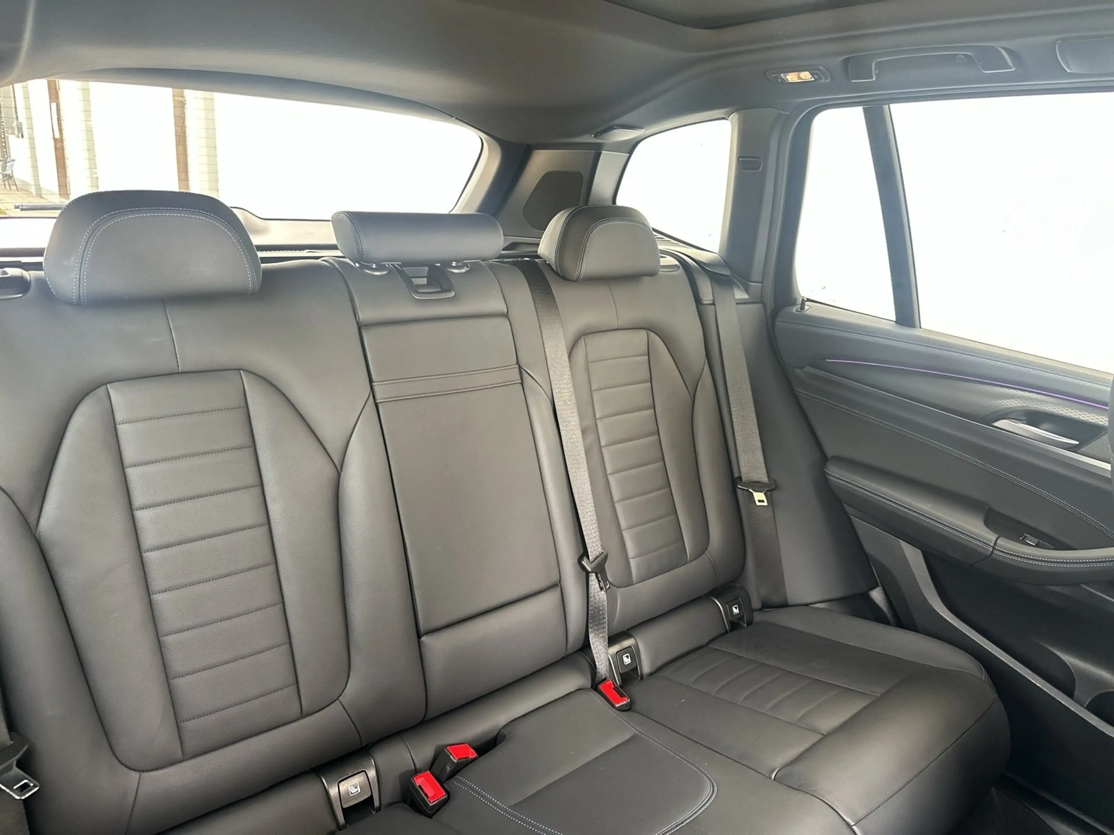 BMW iX3 M Sport — photo 10