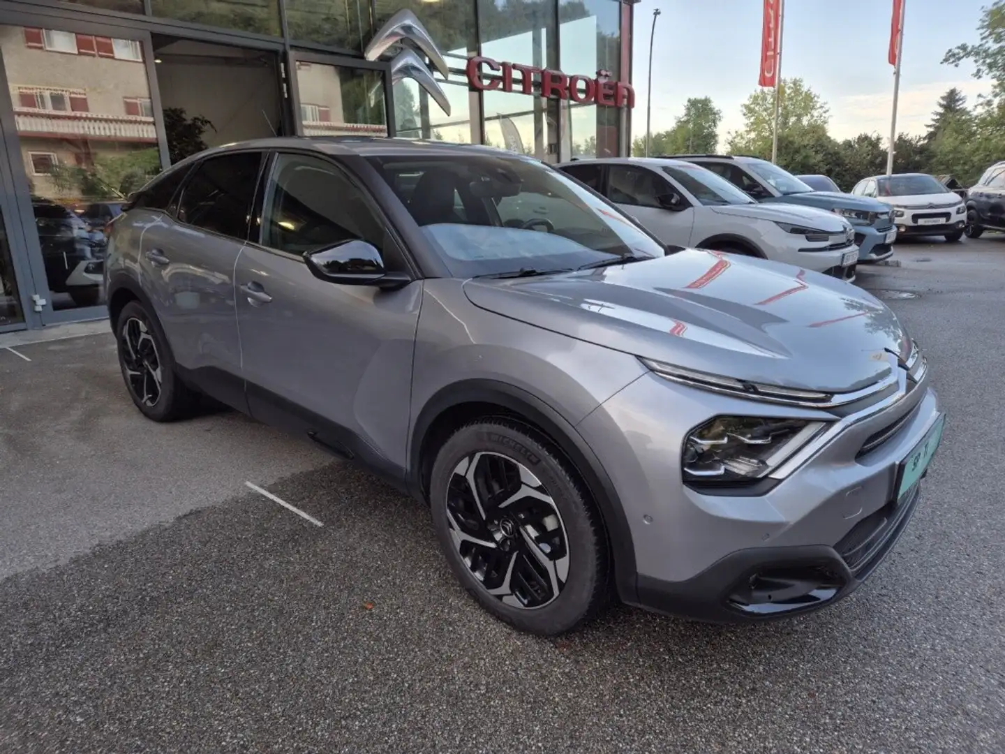 Citroen C4 BlueHDI 130 S&S Shine EAT8 Aut. Grau - 2