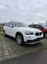 BMW X1 18 i sDrive Weiß - thumbnail 1